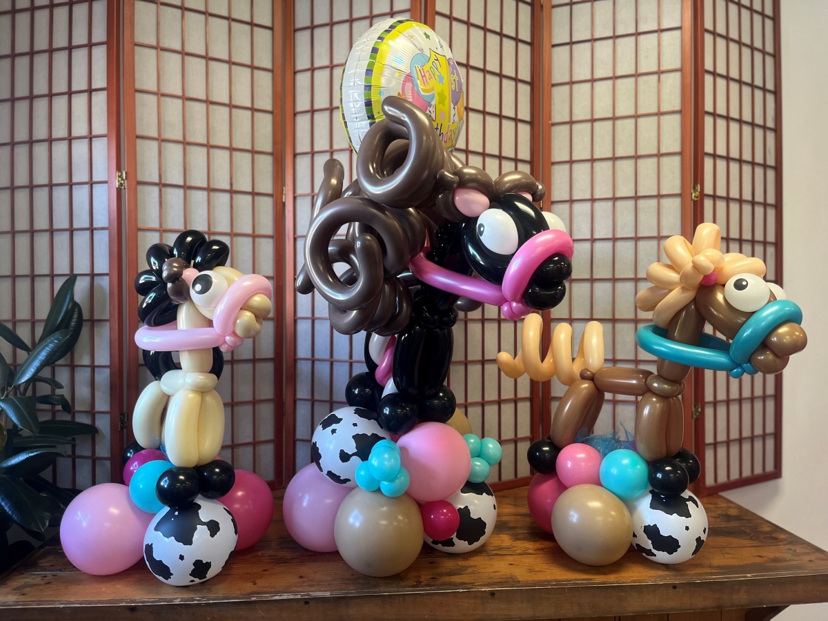 balloons shaped into horses